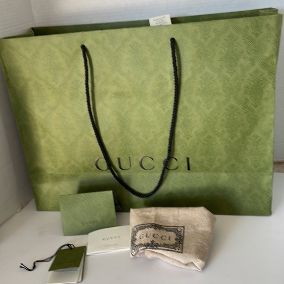 ❌(SOLD)❌NWT-AUTHENTIC UNISEX MESSENGER LEATHER BAG GUCCI, MADE IN ITALY. - Picture 6 of 17